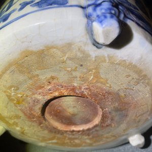 Een Chinese blauw-witte driepotige Swatow wierookbrander, Ming — foto 10