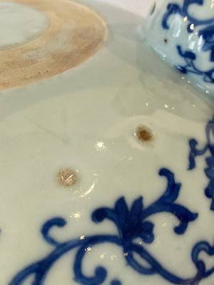 Een Chinese blauw-witte driepotige wierookbrander, Daoguang merk en periode — foto 14