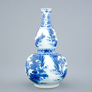 Een Chinese blauw-witte dubbele gourde vaas, Transitie periode, 1620-1683 — foto 2