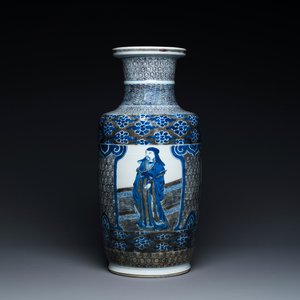 Een Chinese blauw-witte en koperrode rouleau 'Sanxing' vaas, Kangxi — foto 1