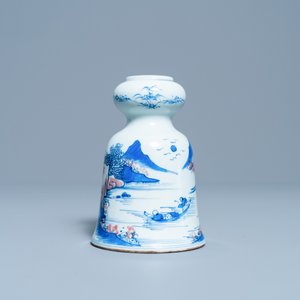 Een Chinese blauw-witte en koperrode vaas, 19/20e eeuw — foto 4