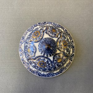 Een Chinese blauw-witte en vergulde dekselvaas, Kangxi/Yongzheng — foto 12