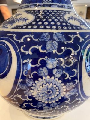 Een Chinese blauw-witte flesvormige vaas, 19e eeuw — foto 8