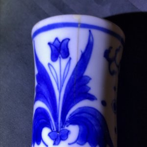Een Chinese blauw-witte flesvormige vaas met figuratief decor rondom, Transitie periode — foto 7