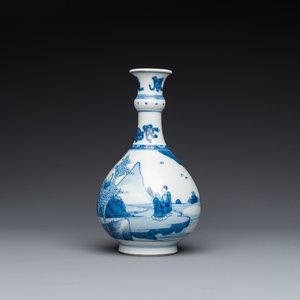 Een Chinese blauw-witte flesvormige vaas met figuren in een landschap, Kangxi — foto 1