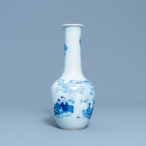 Een Chinese blauw-witte flesvormige vaas met go-spelers, 19/20e eeuw — foto 2