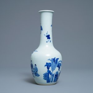 Een Chinese blauw-witte flesvormige vaas met go-spelers, 19/20e eeuw — foto 4