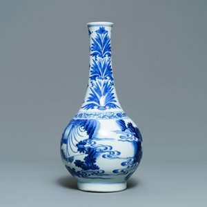 Een Chinese blauw-witte flesvormige vaas, Transitie periode — foto 3