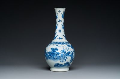 Een Chinese blauw-witte flesvormige vaas, Transitie periode