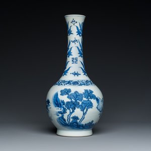 Een Chinese blauw-witte flesvormige vaas, Transitie periode — foto 3