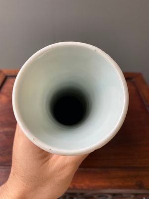 Een Chinese blauw-witte flesvormige vaas, Transitie periode — foto 5