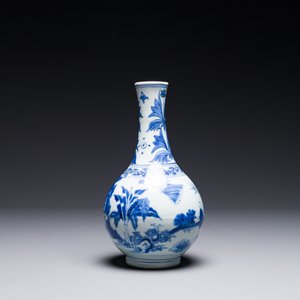 Een Chinese blauw-witte flesvormige vaas, Transitie periode — foto 4