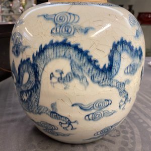 Een Chinese blauw-witte gemberpot met een draak en een feniks, Yongzheng — foto 17