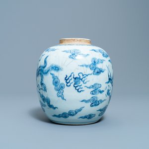 Een Chinese blauw-witte gemberpot met een draak en een feniks, Yongzheng — foto 6