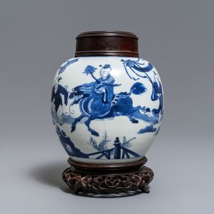 Een Chinese blauw-witte gemberpot met spelende zotjes, Kangxi — foto 1