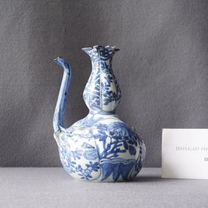 Een Chinese blauw-witte 'granaatappel' kendi, Wanli — foto 8
