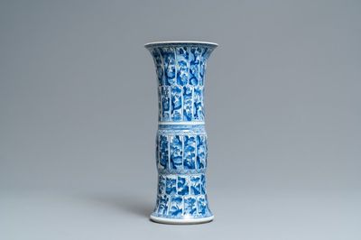 Een Chinese blauw-witte 'gu' vaas met landschapspanelen, Kangxi