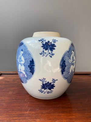 Een Chinese blauw-witte 'Hehe Erxian' pot, Kangxi — foto 2