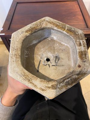 Een Chinese blauw-witte hexagonale 'anbaxian' vaas, 19e eeuw — foto 7