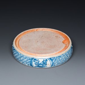 Een Chinese blauw-witte inktsteen, Kangxi — foto 1