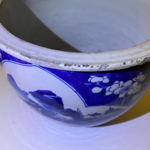 Een Chinese blauw-witte jardinière, Kangxi — foto 13