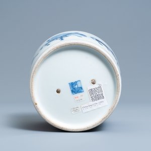 Een Chinese blauw-witte jardinière met de 'Acht paarden van Mu Wang', Qianlong merk, 19e eeuw — foto 6