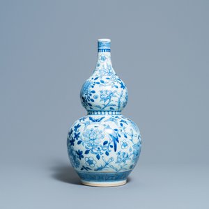 Een Chinese blauw-witte kalebasvaas, 19e eeuw — foto 2