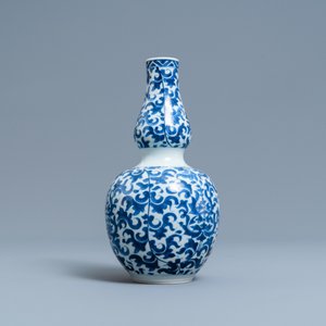 Een Chinese blauw-witte kalebasvaas, Kangxi — foto 4