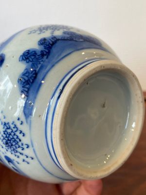 Een Chinese blauw-witte kalebasvaas met een geleerde en twee studenten, Transitie periode — foto 7