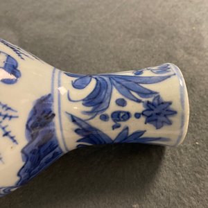 Een Chinese blauw-witte kalebasvaas met figuren in een landschap, Transitie periode — foto 12