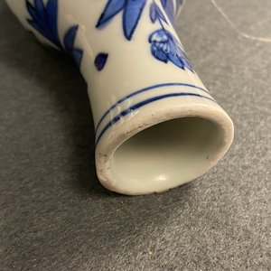 Een Chinese blauw-witte kalebasvaas met figuren in een landschap, Transitie periode — foto 12