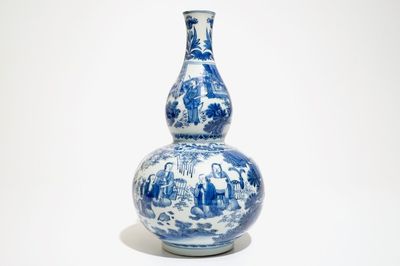 Een Chinese blauw-witte kalebasvaas met geleerden, Transitie periode, Chongzhen