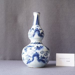Een Chinese blauw-witte kalebasvaas, Wanli — foto 7