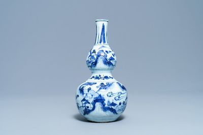 Een Chinese blauw-witte kalebasvaas, Wanli