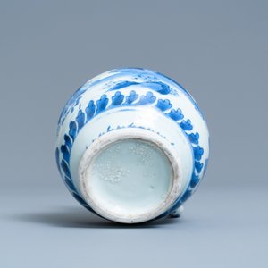 Een Chinese blauw-witte kan met figuren in een landschap, Transitie periode — foto 6