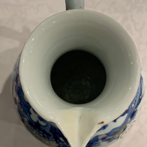 Een Chinese blauw-witte kan met floraal decor, Transitie periode — foto 17