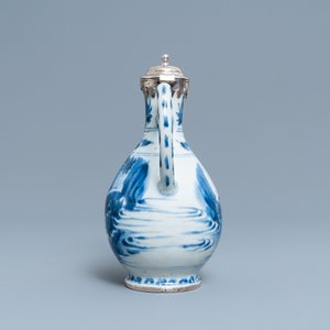 Een Chinese blauw-witte kan met zilveren montuur, Transitie periode — foto 5