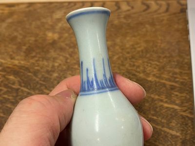 Een Chinese blauw-witte kendi en een vaasje, Hatcher Cargo, Transitie periode — foto 11