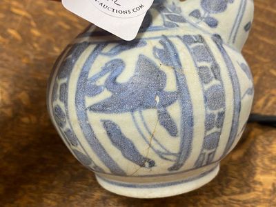 Een Chinese blauw-witte kendi en een vaasje, Hatcher Cargo, Transitie periode — foto 6