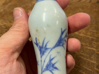 Een Chinese blauw-witte kendi en een vaasje, Hatcher Cargo, Transitie periode — foto 10