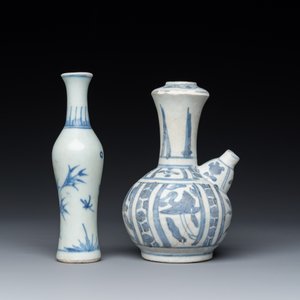 Een Chinese blauw-witte kendi en een vaasje, Hatcher Cargo, Transitie periode — foto 4