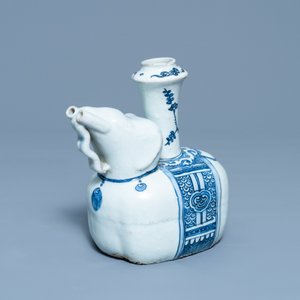 Een Chinese blauw-witte kendi in de vorm van een olifant, Wanli — foto 5