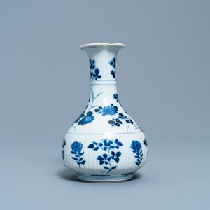 Een Chinese blauw-witte kendi, Kangxi — foto 3