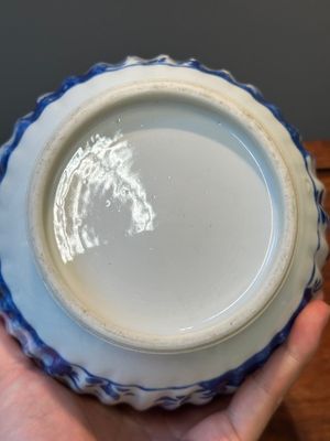Een Chinese blauw-witte kendi met floraal decor, Kangxi — foto 11