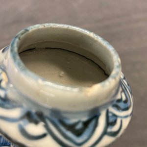 Een Chinese blauw-witte kendi met vliegende paarden, Wanli — foto 10