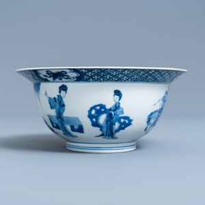 Een Chinese blauw-witte klapmuts kom met een strijdscène, Chenghua merk, Kangxi — foto 5