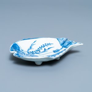 Een Chinese blauw-witte ko-sometsuke schotel in de vorm van twee vissen voor de Japanse markt, Tianqi — foto 3