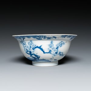 Een Chinese blauw-witte kom met bloesemdecor, Chenghua merk, Kangxi — foto 2