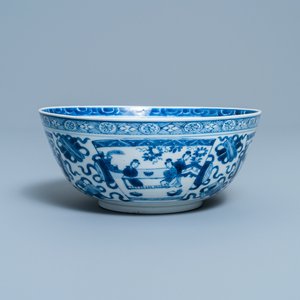 Een Chinese blauw-witte kom met figuratieve vlakken, Kangxi — foto 1
