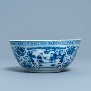 Een Chinese blauw-witte kom met figuratieve vlakken, Kangxi — foto 4
